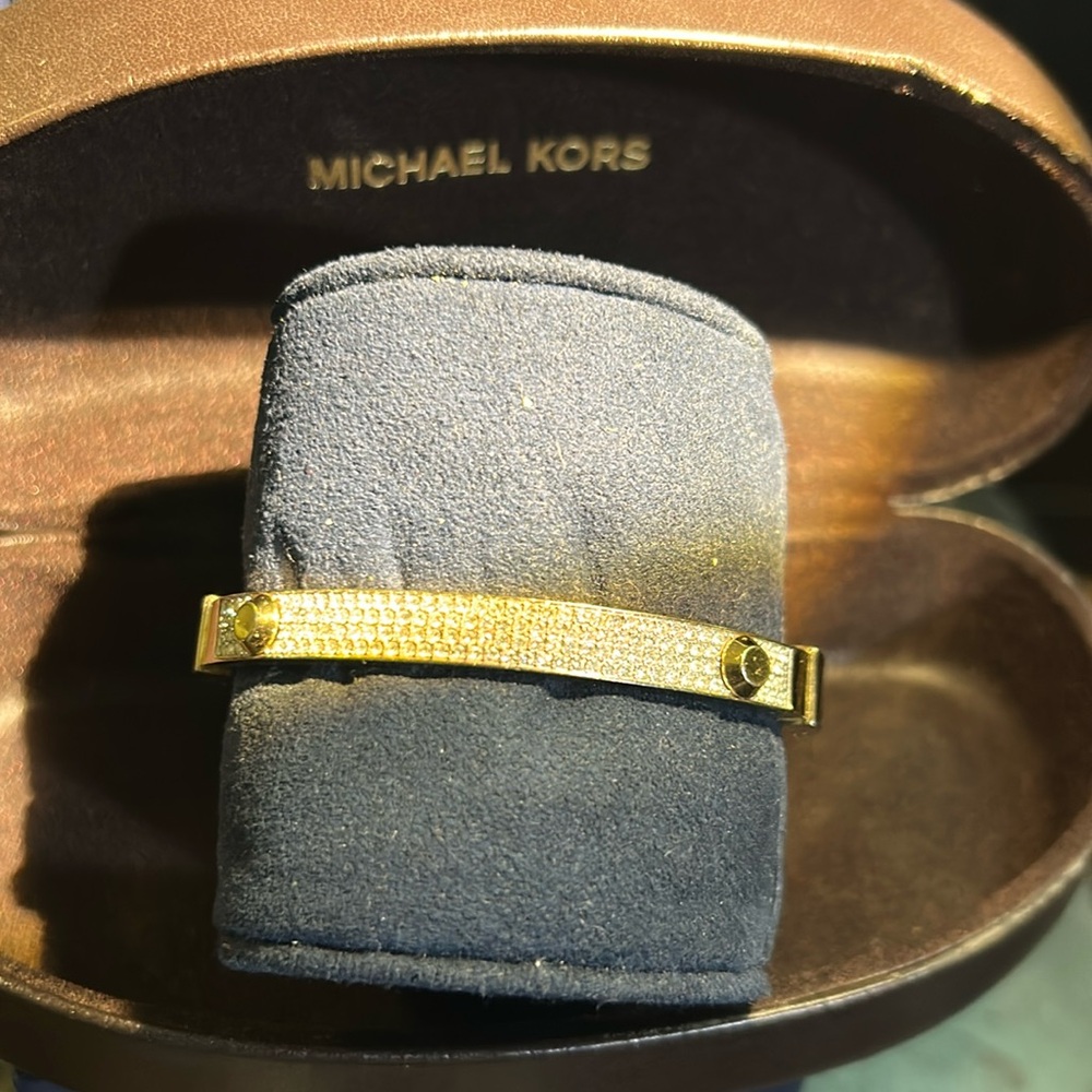 MICHAEL KORS GOLD plated‎  CRYSTAL STUD BANGLE - Picture 4 of 11